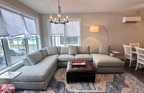 Knoxville House | Beautiful townhome with a rooftop deck with river views in South Knoxville