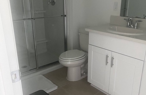 Northside House | Beautiful Townhouse minutes from Jacksonville Airport, Beaches and Hospitals