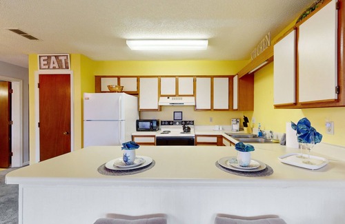 Surfside Beach Condo | Beautiful townhouse, outdoor patio, shared pool and Free WIFI