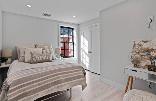 Arlington House | Beautiful Townhouse close to Boston