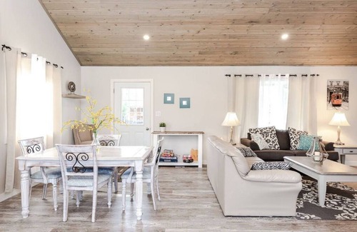 Saint Malo Cabin | Beautiful Tranquil Stay Near the Water - Cabin 11