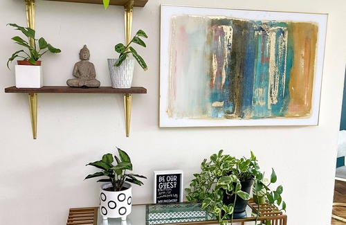 Beverly Grove House | Beautiful Trendy large One Bedroom close to The Grove