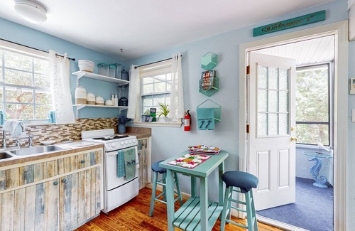 Chassahowitzka House | Beautiful triplex w/cable, washer/dryer, & board games
