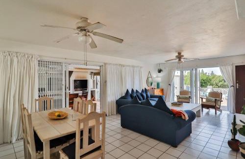 Pennington House | Beautiful Tropical Beach Haven