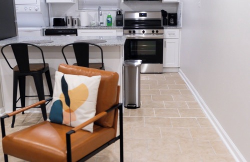 Highlands - Perkins Apartment | Beautiful Two Bed Room - Apt 2 - Downstairs