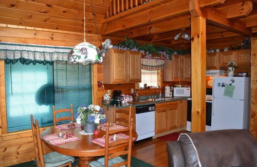 Sevierville Cabin | Beautiful Two Bed Two Bath Near Pigeon Forge