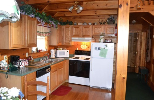 Sevierville Cabin | Beautiful Two Bed Two Bath Near Pigeon Forge