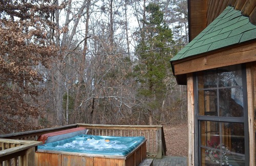 Sevierville Cabin | Beautiful Two Bed Two Bath Near Pigeon Forge