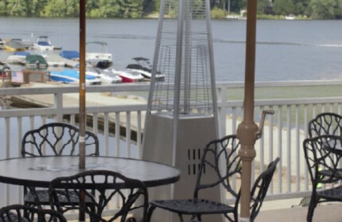 Lake Harmony Resort | Beautiful two bedroom apartment with jacuzzi surrounded by Pocono Mountains
