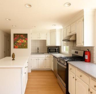 Sharon Apartment | Beautiful two-bedroom residence nestled in the lovely town near Boston