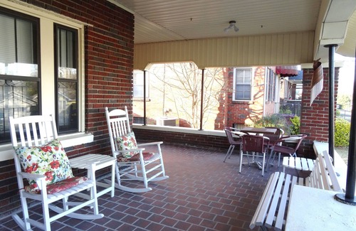 Birmingham House | Beautiful Updated Historic 3BD/2BTH Home