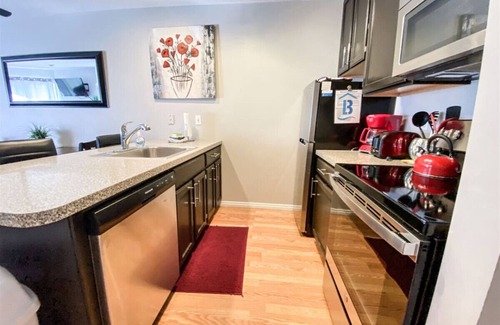 Harbor Village Condo | Beautiful, Updated Inn Building Condo #204
