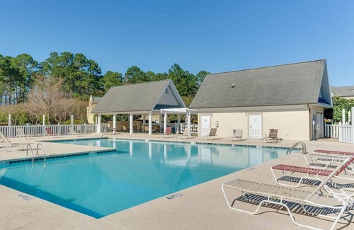 Red Hill Condo | Beautiful Upgraded Serene 2BR 2BA Villa W/Relaxing Lake & Golf Course Views