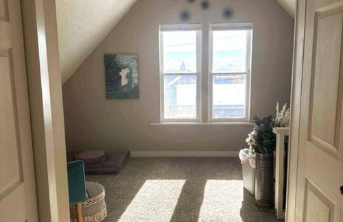 Butte House | Beautiful Uptown Victorian, Perfect for a Getaway
