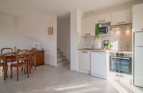 Sainte-Marie-Plage House | Beautiful villa for 4 guests with A/C, TV, terrace and pets allowed