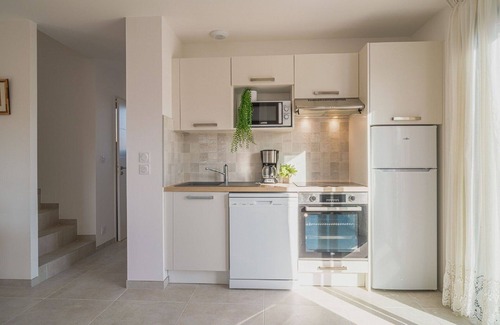 Sainte-Marie-Plage House | Beautiful villa for 4 guests with A/C, TV, terrace and pets allowed