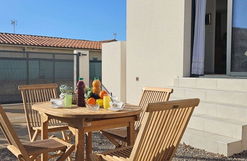Sainte-Marie-Plage House | Beautiful villa for 4 guests with A/C, TV, terrace and pets allowed
