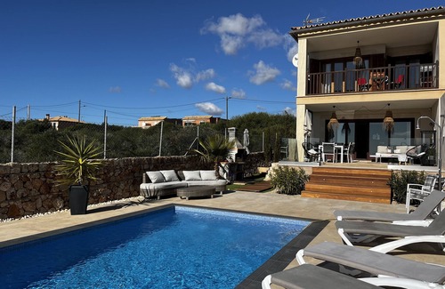 Vallgornera House | Beautiful vacation home with sea view for 7 people