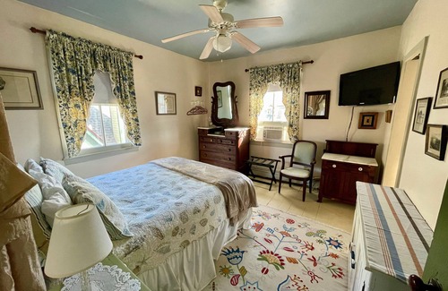 Cape May House | Beautiful Vacation Home, WALK to everything, pet friendly, historic district