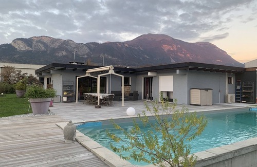Bonneville House | Beautiful vacation villa between lake and mountains for 6 people