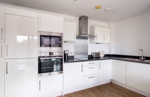 Prince's Apartment | Beautiful Vauxhall 2BR w/Balcony nr Tube, by Blueground