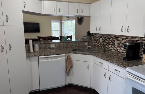 Plantation Condo | Beautiful Venice 3B/2B Condo on Golf Course