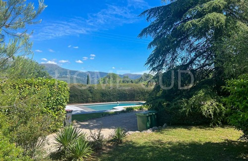 Les Maillans House | Beautiful villa with pool in secured domain