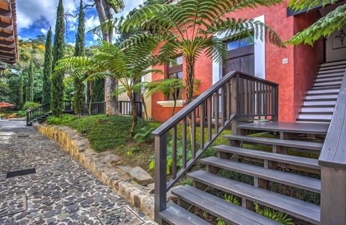Antigua Guatemala Villa | Beautiful Villa Antigua Guatemala 1 km park, heated swimming pool shuttle parking