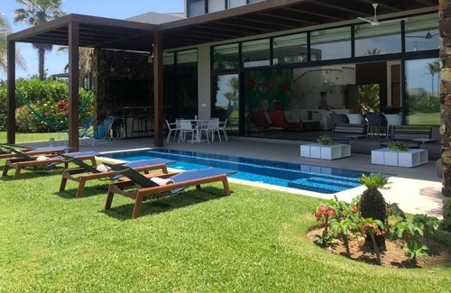 Acapulco Villa | Beautiful Villa in Tres Vidas Golf Club