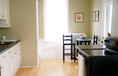 Marquette House | Beautiful Victorian 4 Bedroom Home, 10 min. walk to Dowtown MQT