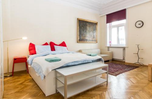 Josefstadt Apartment | Beautiful Viennese apartment
