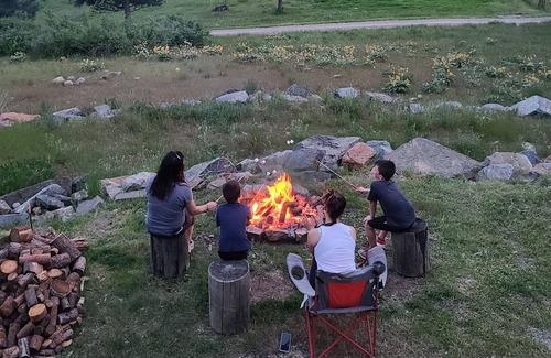 Boundary County Apartment | Beautiful View Abode w/ Breathtaking Elevated Views, Full Kitchen, Private Patio