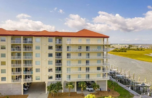 Morehead City Condo | Beautiful view of Beaufort, Carrot/Shackleford Isle, Cape Lookout and Ft. Macon