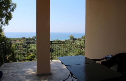 Pylos-Nestoras Apartment | Beautiful view of the Messenian bay - holiday apartment with wifi | Peloponnese