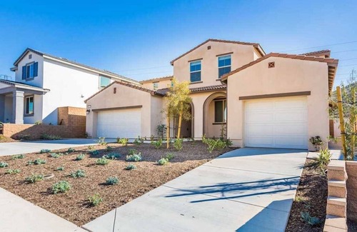 Jurupa Valley House | Beautiful Views in Jurupa Valley