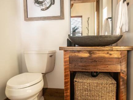Estes Park House | Beautiful Views! Jacuzzi, Indoor Outdoor Fireplace, Steps to Lake Estes