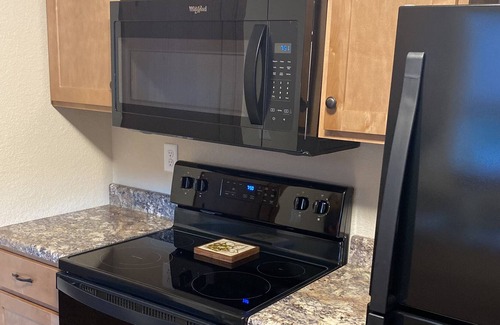 Rapid City House | Beautiful Views of Canyon Lake Park