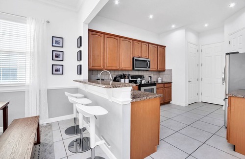 Bay Lake House | Beautiful views/WALT DISNEY WORLD 10 MINS/EXQUISITE/PRIVATE POOL AND SPA