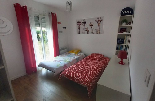 Lavernose-Lacasse Villa | Beautiful Villa with swimming pool, petanque, billiards, table football