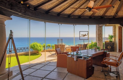 Palmilla Villa | Beautiful Villa w/Chef, Butler, & Steps From Swimmable Beach in Villas Del Mar