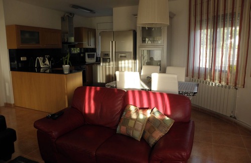 Les Tres Cales Ski Chalet | BEAUTIFUL VILLA WITH GARDEN AND POOL IN TRUE JORDI DE ALFAMA. CLOSE TO THE BEACH
