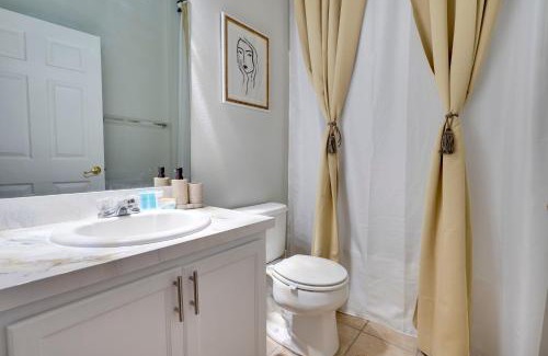 Kissimmee House | Beautiful Villa by Disney with Pool Sleeps 16