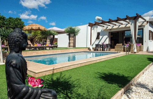 Ibiza Town Villa | Beautiful villa close to the beach and Ibiza for families and friends