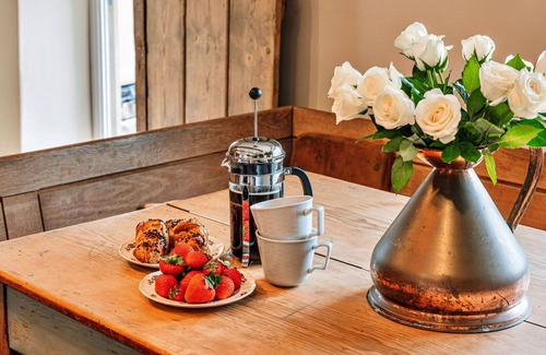 Monmouth House | Beautiful villa for 8 people with WIFI, hot tub, terrace and pets allowed