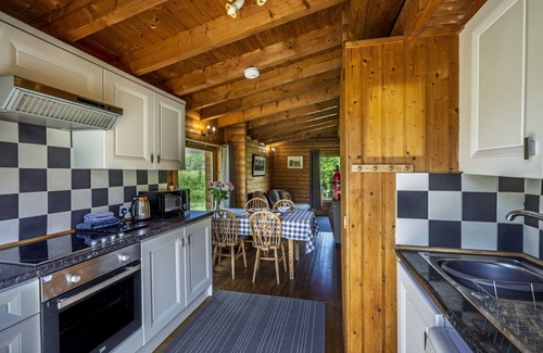 Spittal of Glenshee House | Beautiful villa for 4 guests with hot tub, WIFI