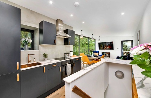 Cragg Vale House | Beautiful villa for 6 people with WIFI, TV, balcony and pets allowed