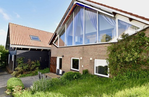 Wissenkerke Villa | Beautiful villa for 4 guests with WIFI, TV, terrace and pets allowed