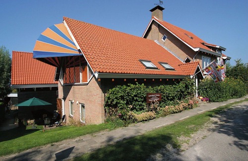 Wissenkerke Villa | Beautiful villa for 4 guests with WIFI, TV, terrace and pets allowed