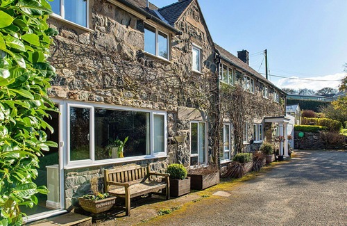 Dolgellau House | Beautiful villa for 12 people with WIFI, hot tub and terrace