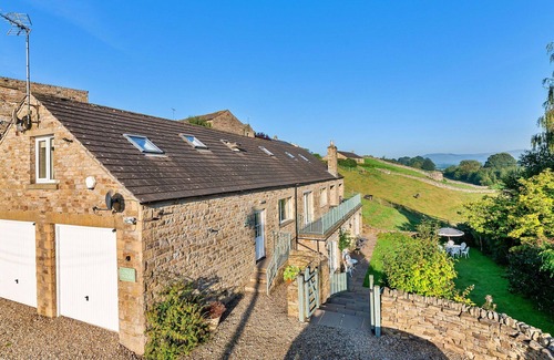 Hawes House | Beautiful villa for 16 guests with WIFI, terrace and pets allowed